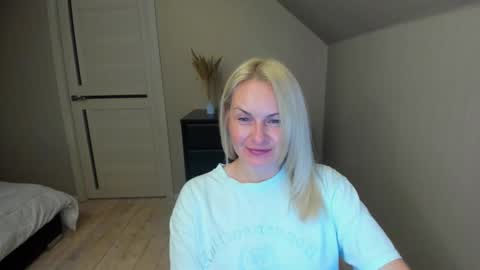Snapshot of alicee__grace chatting on October 12, 7:38 pm Alicee online show from October 12, 7:38 pm