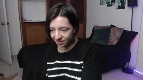 alicee_logan_ online show from November 5, 2:28 am