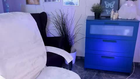 Alice online show from November 11, 11:40 am