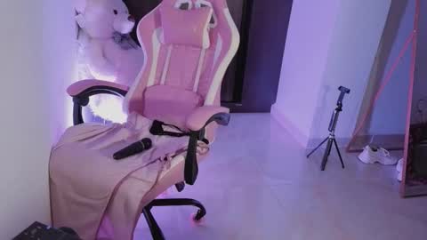 alice online show from March 8, 1:57 am