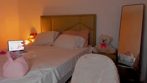 aliciabiden online show from December 18, 3:22 am