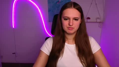 Snapshot of alicie_dream_ chatting on October 20, 11:24 am Alicie online show from October 20, 11:24 am
