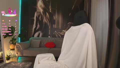 Aliessia online show from November 22, 1:36 pm