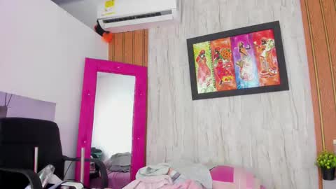 alika online show from April 5, 2:38 pm