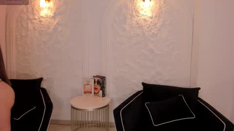 alinakravitz_ online show from March 23, 7:20 pm