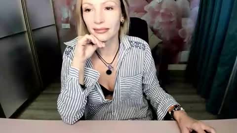 AlinaMoor online show from November 3, 6:50 am