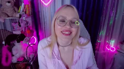 alinaocean online show from April 17, 3:58 pm