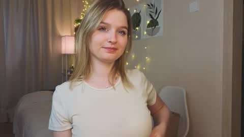 Snapshot of alisescuminn chatting on October 25, 6:32 am Alise online show from October 25, 6:32 am