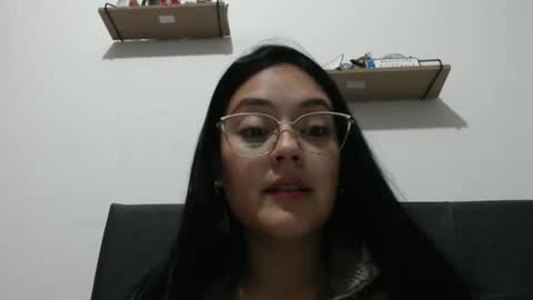 alisha_9997 online show from April 6, 3:17 am