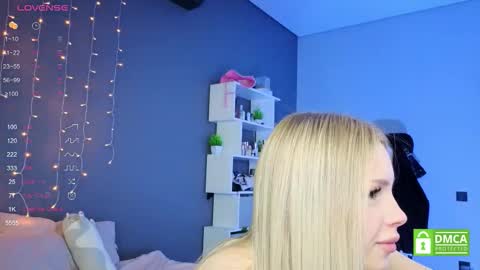 Snapshot of alishaaneta chatting on September 15, 12:57 pm Alisha online show from September 15, 12:57 pm