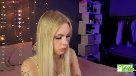 Snapshot of alishaaneta chatting on October 8, 2:32 pm Alisha online show from October 8, 2:32 pm