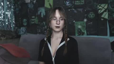 alishakelly online show from November 21, 6:59 am