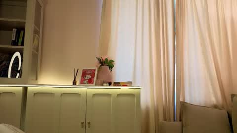 Alisia online show from February 14, 8:16 am