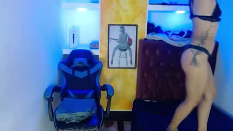 ALISON MOON online show from September 18, 1:53 pm