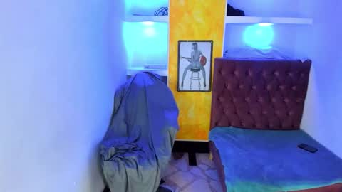 ALISON MOON online show from November 11, 2:36 pm