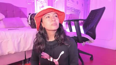 Alison Fishert online show from January 19, 12:23 pm