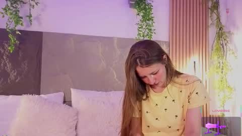 Mia online show from November 27, 2:36 am