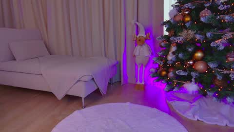 Snapshot of alissa_foxx chatting on December 18, 10:19 am alissa_foxx online show from December 18, 10:19 am