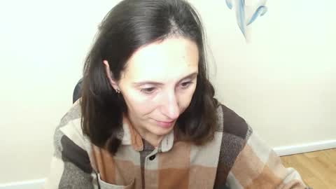 Snapshot of alissajersy_ chatting on October 6, 8:31 am Alissa online show from October 6, 8:31 am