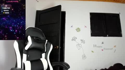 Snapshot of alisson_hoffman05 chatting on January 19, 5:05 am Alisson hoffman05 online show from January 19, 5:05 am