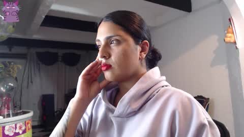 Snapshot of alix_beltran chatting on September 17, 2:42 am Alix online show from September 17, 2:42 am