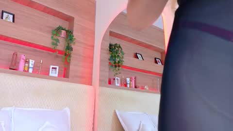 ALIX online show from October 25, 12:02 pm