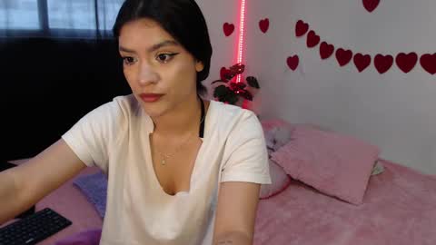 Lola online show from February 23, 6:50 pm