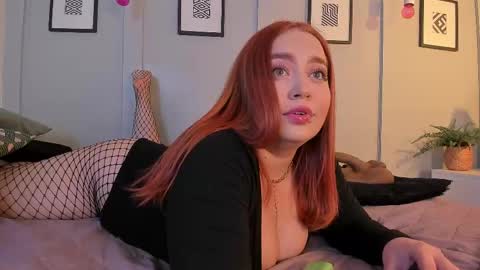 Laura online show from September 24, 2:38 pm