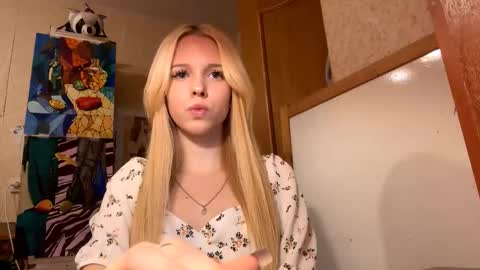 Lina online show from October 22, 2:11 pm