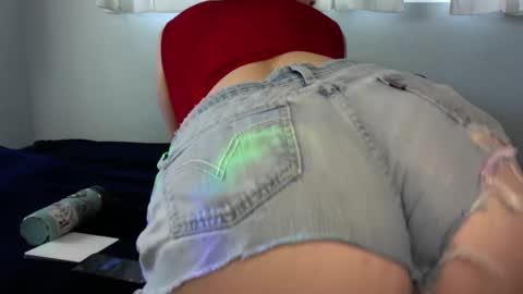 alliehex online show from January 30, 7:15 pm