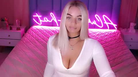 AlwaysHot online show from February 20, 2:10 am