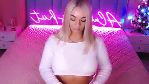 AlwaysHot online show from January 7, 2:04 am