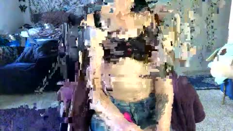 Snapshot of allyoursss1212 chatting on February 11, 1:20 am Ally Girl In Her Ally World online show from February 11, 1:20 am