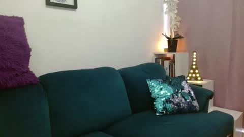 Alma online show from April 16, 8:30 pm