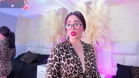 almalopez_ online show from December 13, 8:37 pm