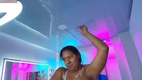 Alondra  online show from January 9, 4:06 am