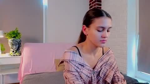 Amelia online show from September 19, 8:35 am