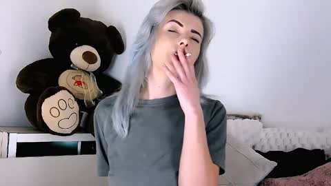 aly online show from April 9, 9:59 am