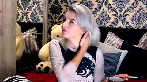 aly online show from December 6, 9:32 am