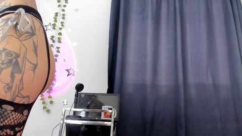    online show from February 6, 10:53 pm