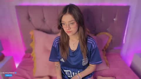 Alyy online show from February 19, 8:18 pm