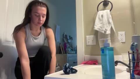 Aly online show from April 20, 3:48 pm