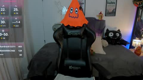 Hi Im AmaiaHelp me reach 100 likes online show from October 25, 10:38 pm