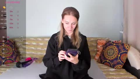 Amalia online show from December 17, 8:07 am