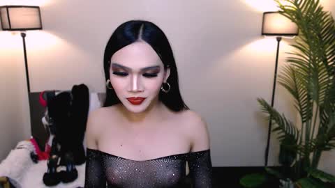 Trisha Greyson online show from November 17, 2:29 pm