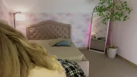 Amaliya online show from May 14, 3:51 pm