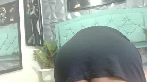 amara__hank online show from November 26, 11:33 am