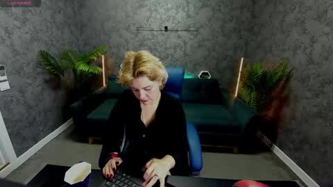 Sofia online show from November 19, 8:31 pm