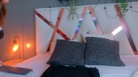 Amaris online show from October 3, 2:38 am