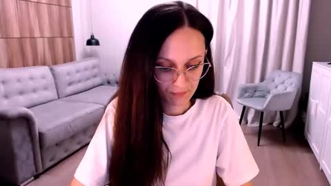 Izza online show from September 9, 2:06 pm